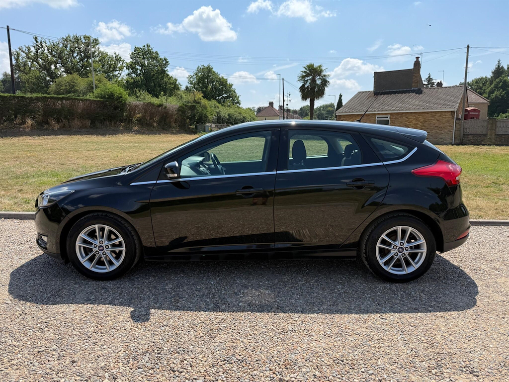 Ford Focus 1.0 Ecoboost 125 Zetec Hatchback Grey #11