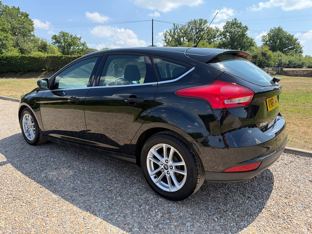 Ford Focus 1.0 Ecoboost 125 Zetec Hatchback Grey #10