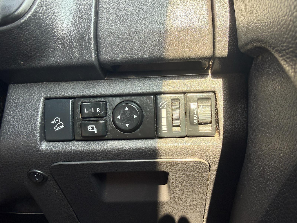 Isuzu D-Max 1.9 Arctic Truck 35 Double Cab 4X4 Grey #21