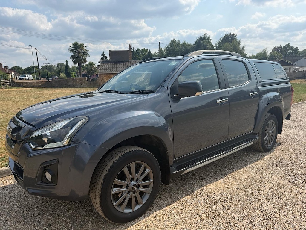 Isuzu D-Max 1.9 L 1.9 Td Blade 4Wd Euro 6 Grey #3