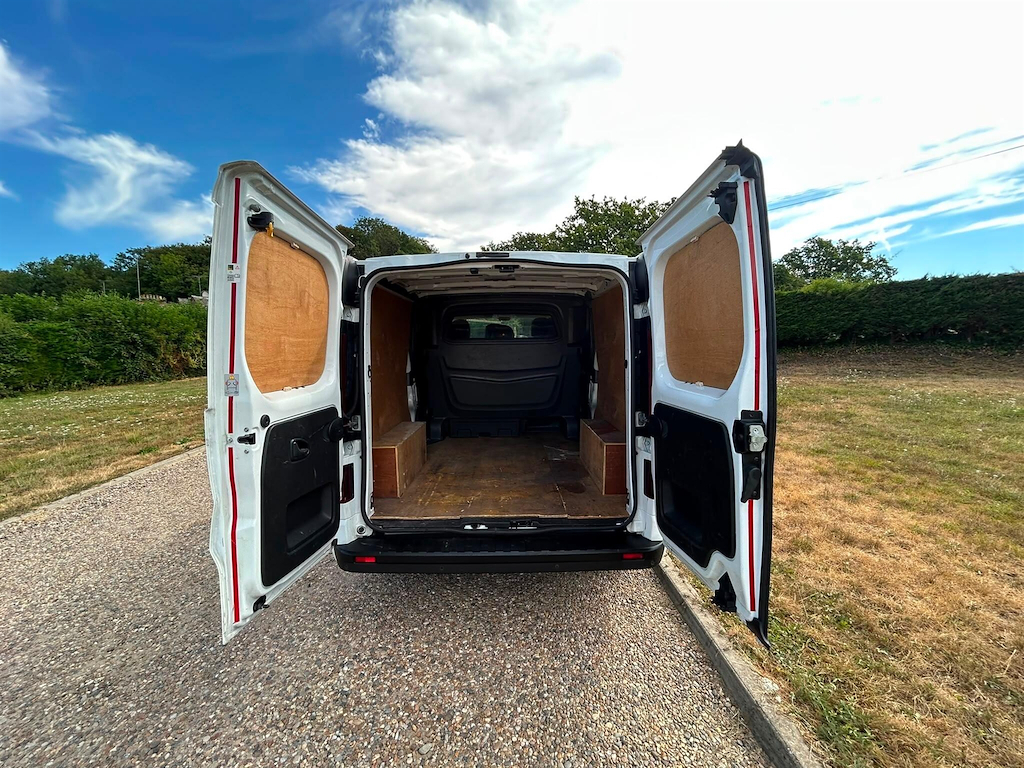 Vauxhall Vivaro 1.6 Cdti 2900 Biturbo White #17