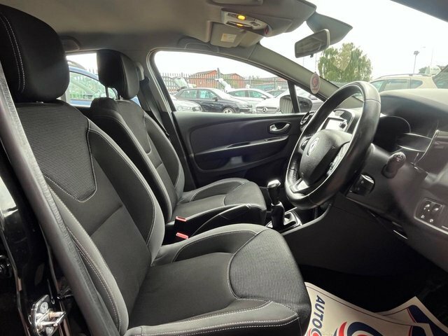 Renault Clio 1.2 16V Dynamique Nav Hatchback HK17AHZ Black #4