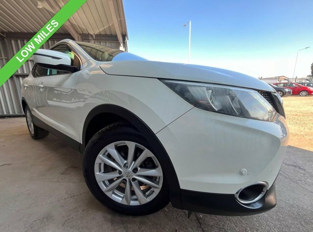 Nissan Qashqai 1.2 Dig-t Acenta Premium Suv 2Wd White #2