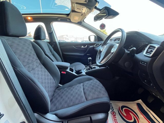 Nissan Qashqai 1.2 Dig-t Acenta Premium Suv 2Wd White #4
