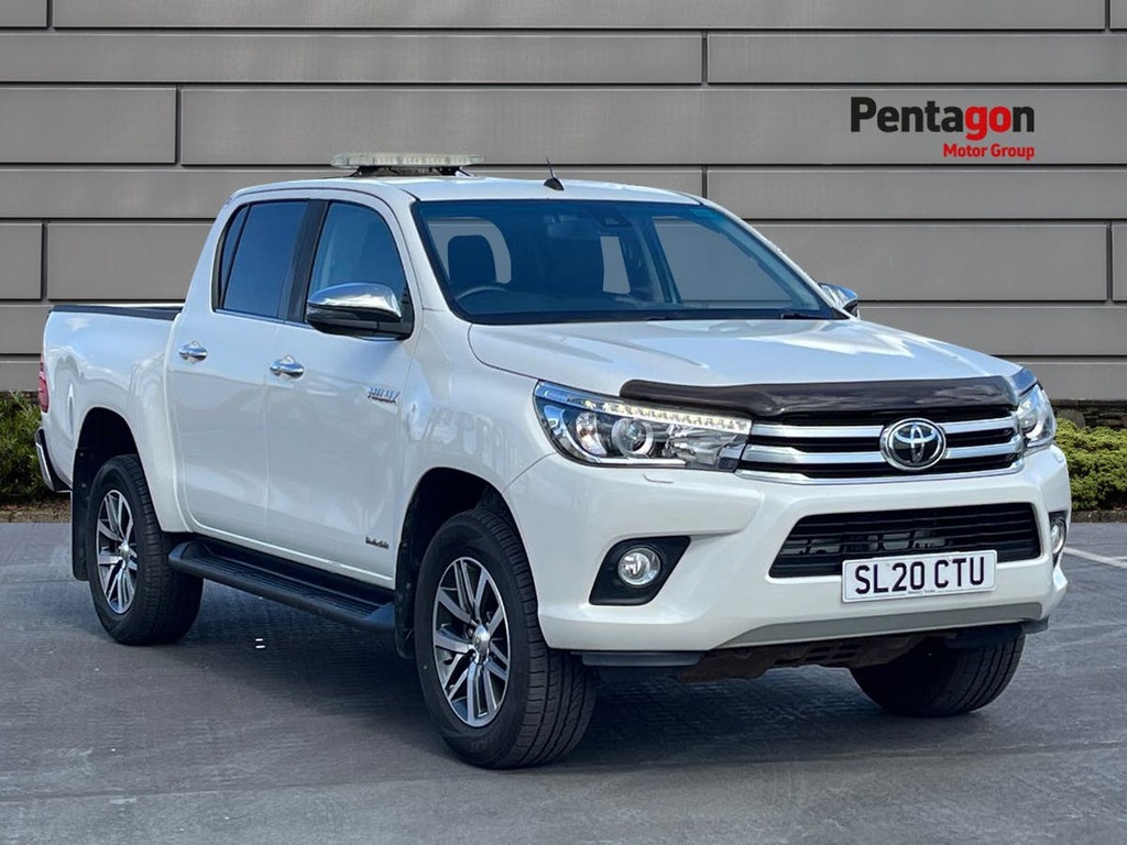 Toyota HILUX 2.4 D Invincible Pickup Double Cab M White