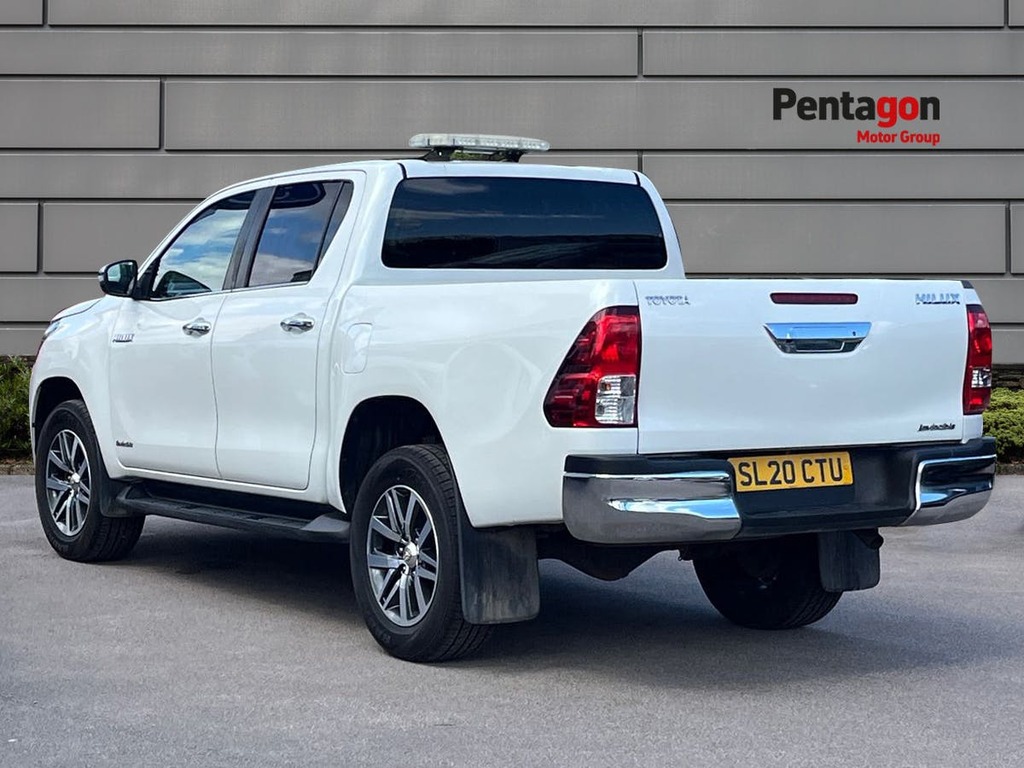 Toyota HILUX 2.4 D Invincible Pickup Double Cab M SL20CTU White #2