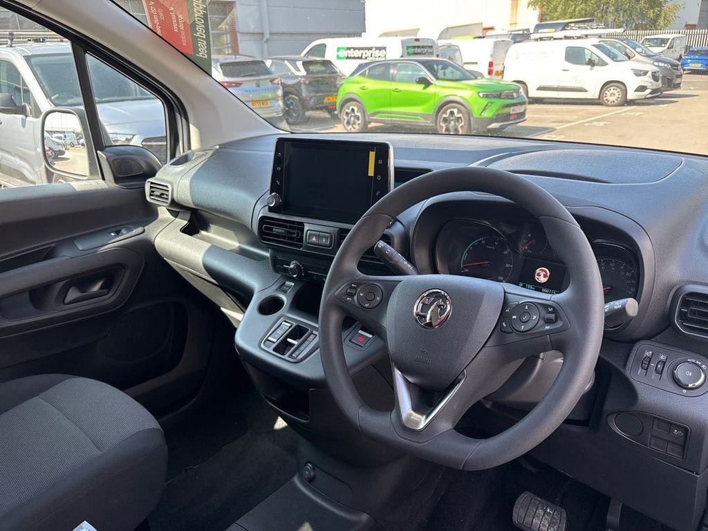 Vauxhall Combo-e Life 2300 50Kwh Prime Panel Van L1 7 White #5