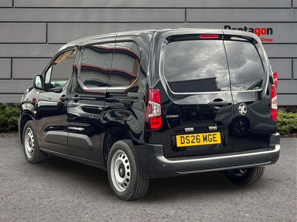Vauxhall Combo Combo M Cargo 1.5 Turbo D 100Ps Prim DS26MGE Black #2