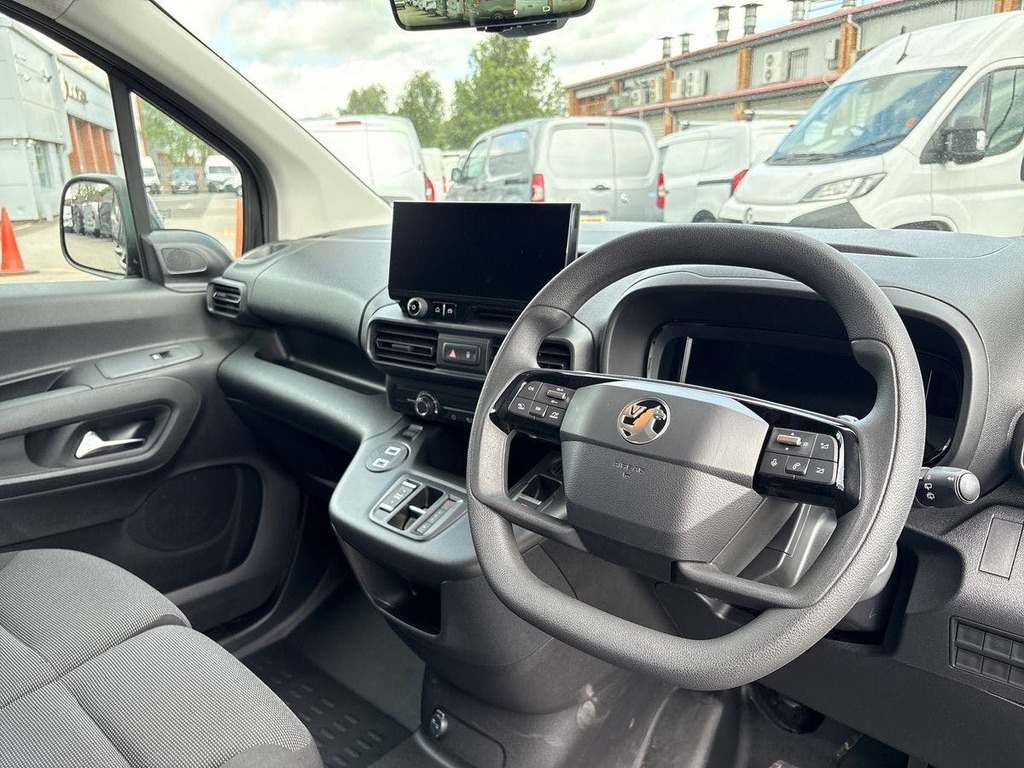 Vauxhall Combo XL Combo Cargo 1.5 Turbo D 130Ps Pro H1 Van DP26SVO Black #5