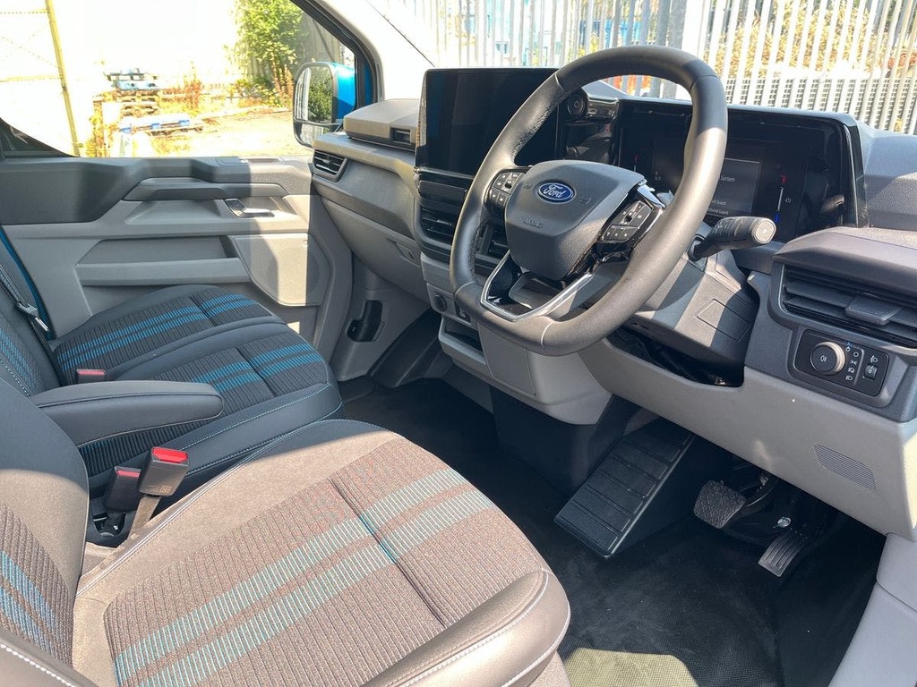 Ford Transit Custom 320 65Kwh Sport Panel Van L1 H1 BG75JWU Blue #5
