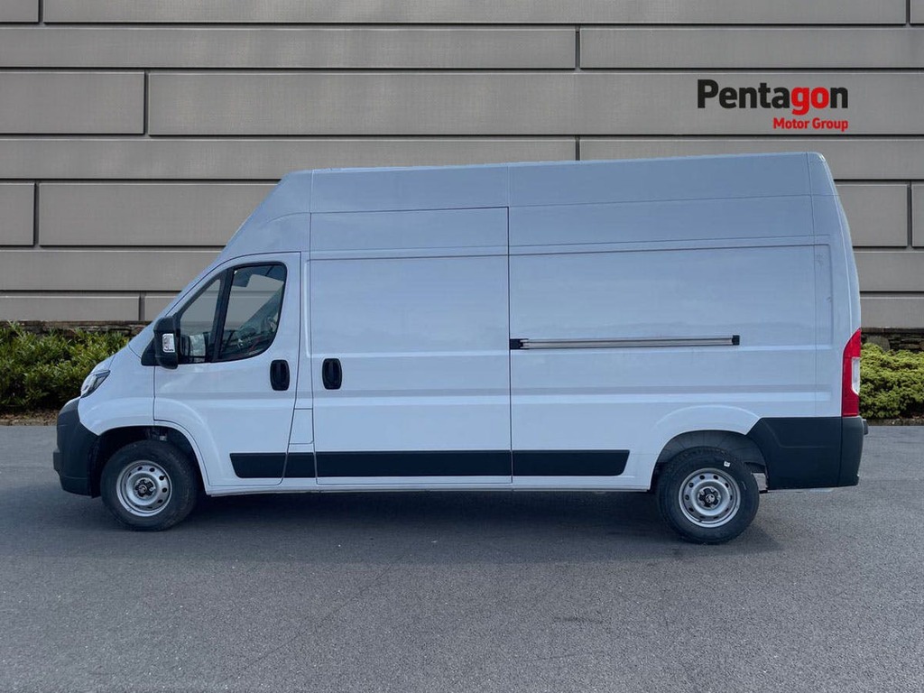 Vauxhall Movano 2.3L Null White #11