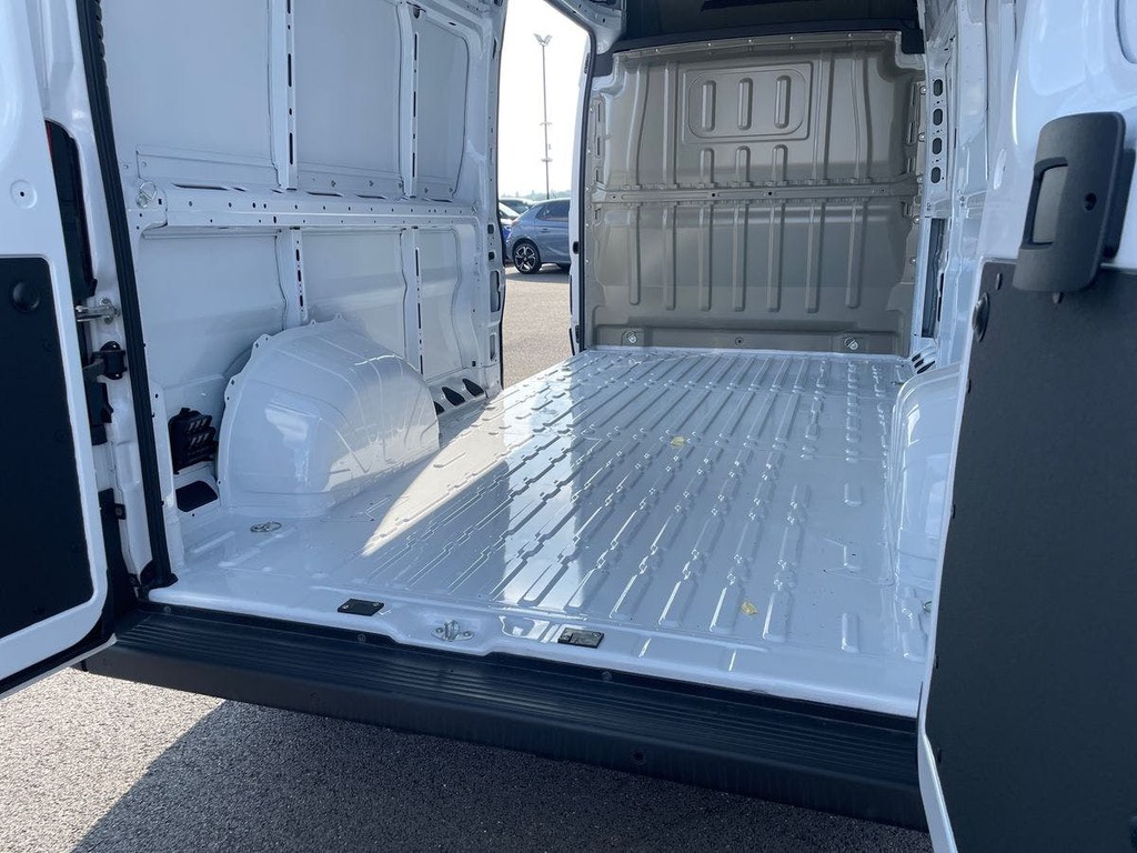 Vauxhall Movano 2.3L Null White #16