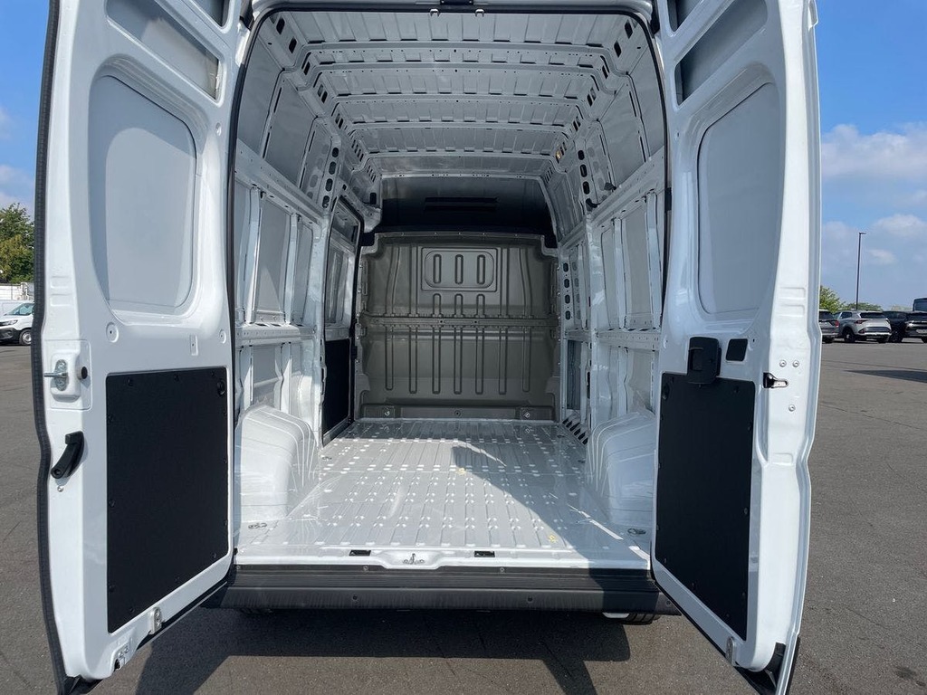 Vauxhall Movano 2.3L Null White #9