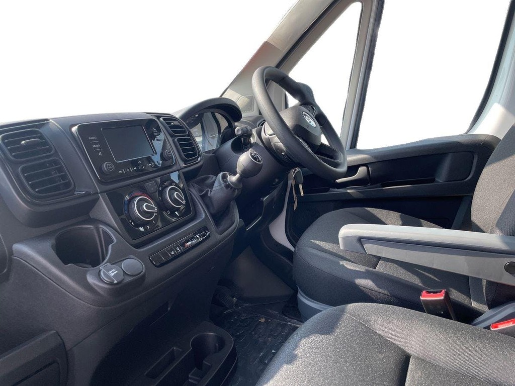 Vauxhall Movano 2.3L Null White #7