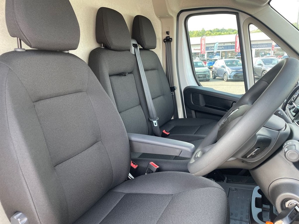Vauxhall Movano 2.3L Null White #20