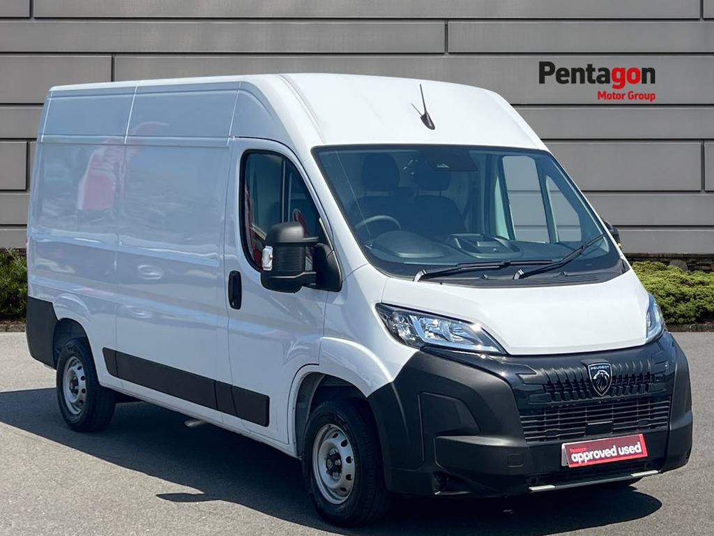 Peugeot Boxer 2.2 Bluehdi 335 Professional Panel Van White