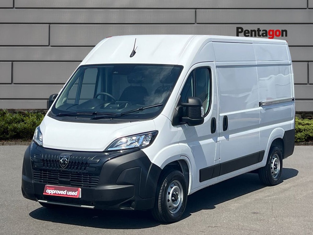 Peugeot Boxer 2.2 Bluehdi 335 Professional Panel Van White #3