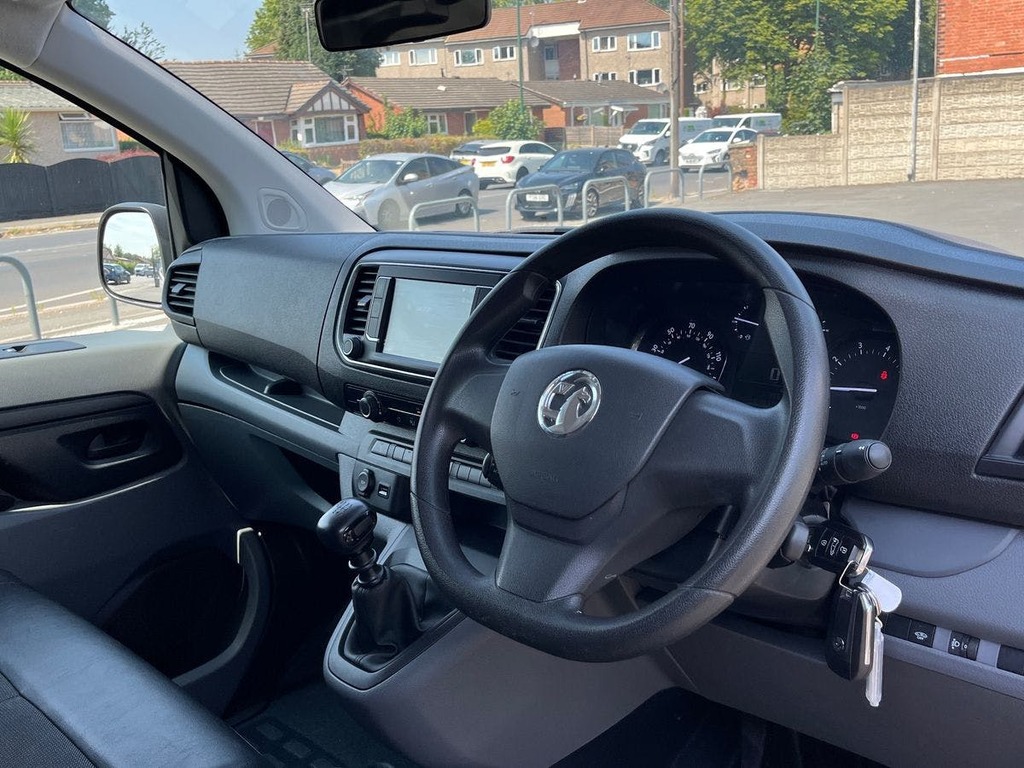 Vauxhall Vivaro 1.5 Turbo D 2700 Dynamic Panel Van 6Dr Manu AV71KLE White #5