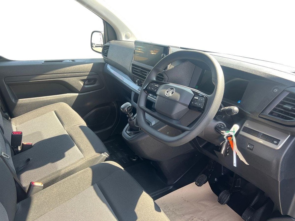 Vauxhall Vivaro 1.5 Turbo D Pro Panel Van 6Dr Swb Eu DS26MFO Black #5