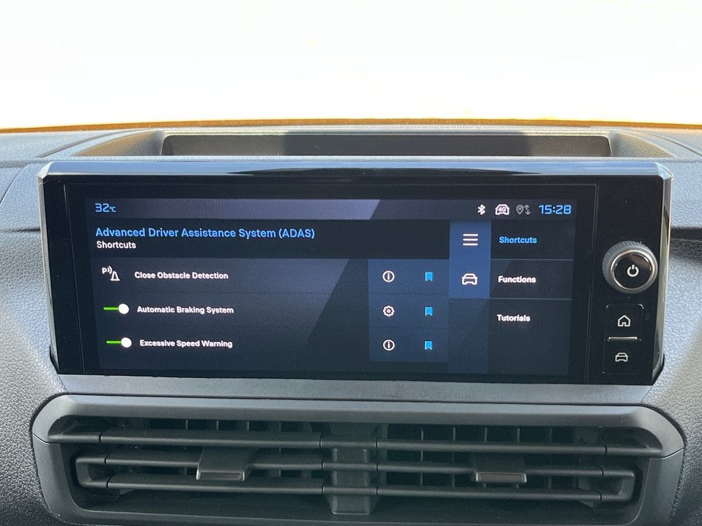 Peugeot E-Expert 75Kwh Professional Standard Panel Van 6Dr  #18