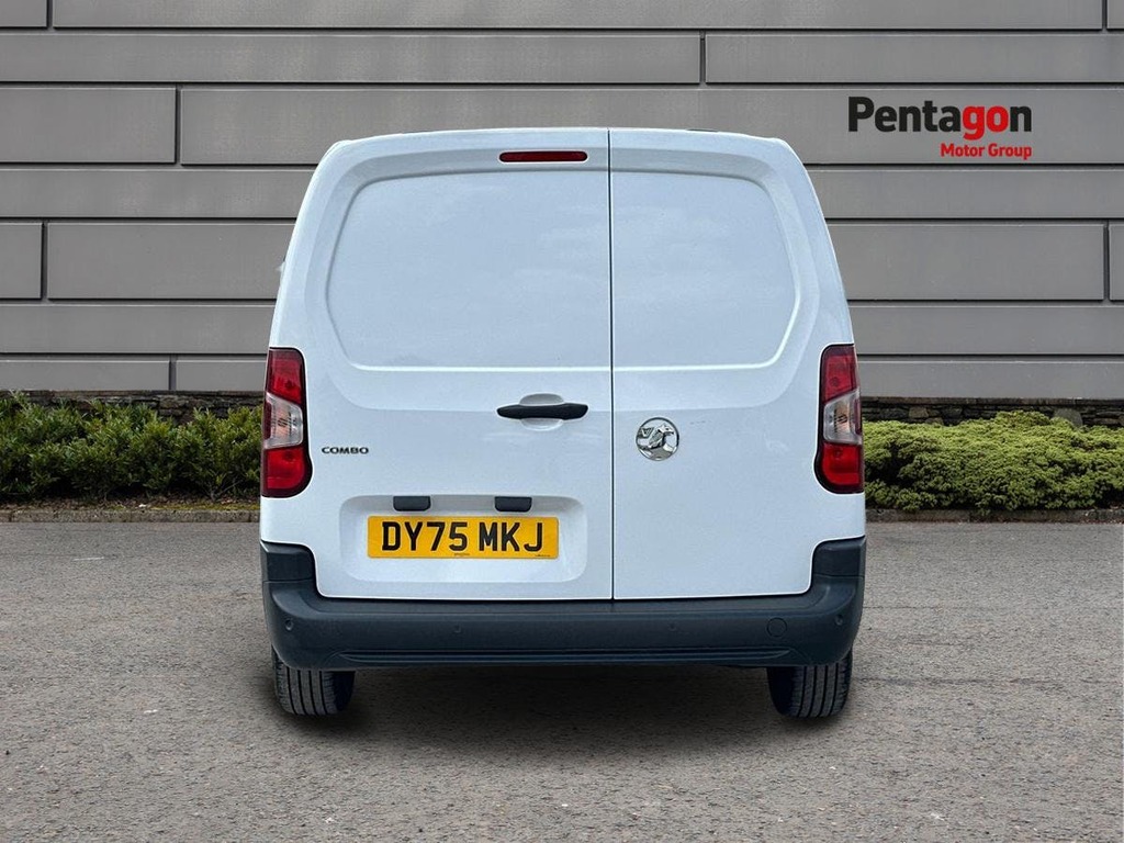 Vauxhall Combo Crg H1 2300 1.5 Tb D 100Ps Prime White #14