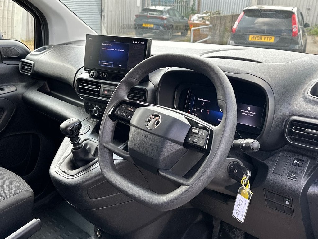 Vauxhall Combo Crg H1 2300 1.5 Tb D 100Ps Prime White #5