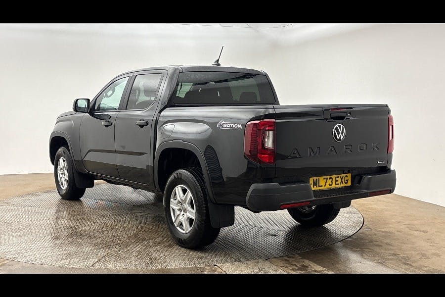 Volkswagen Amarok 2.0 Tdi Life Pickup Double Cab 4 Black #2