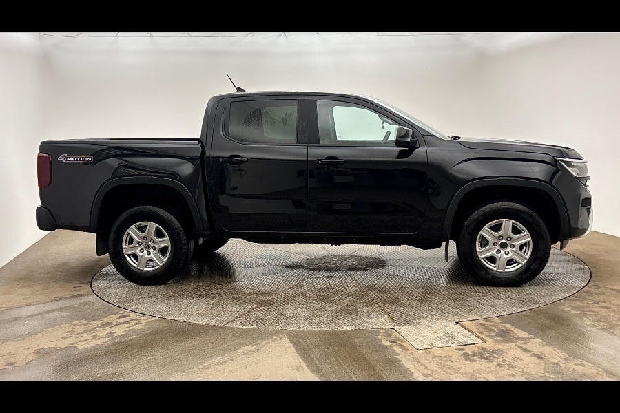 Volkswagen Amarok 2.0 Tdi Life Pickup Double Cab 4 Black #3
