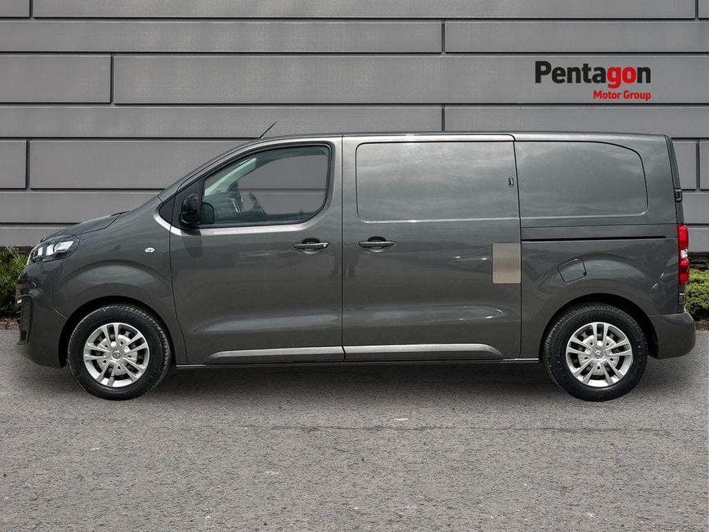 Vauxhall Vivaro 2900 1.5D 100Ps Dynamic H1 Van White #12