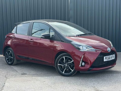 Toyota Yaris 1.5 Yaris Bi-tone Red