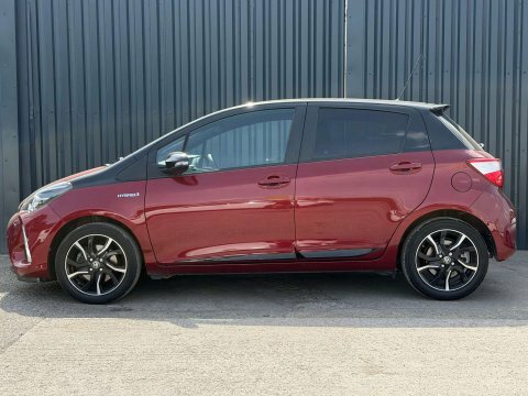 Toyota Yaris 1.5 Yaris Bi-tone Red #3