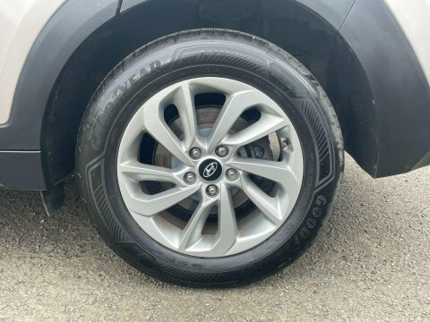 Hyundai Tucson 1.6 Gdi Blue SH67JDU White #5
