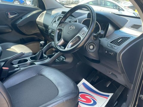 Hyundai Ix35  White #13