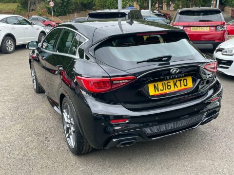 Infiniti Q30 1.5D Sport Euro Black #4