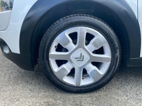 Citroen C4 Cactus 1.6 Bluehdi W White #3
