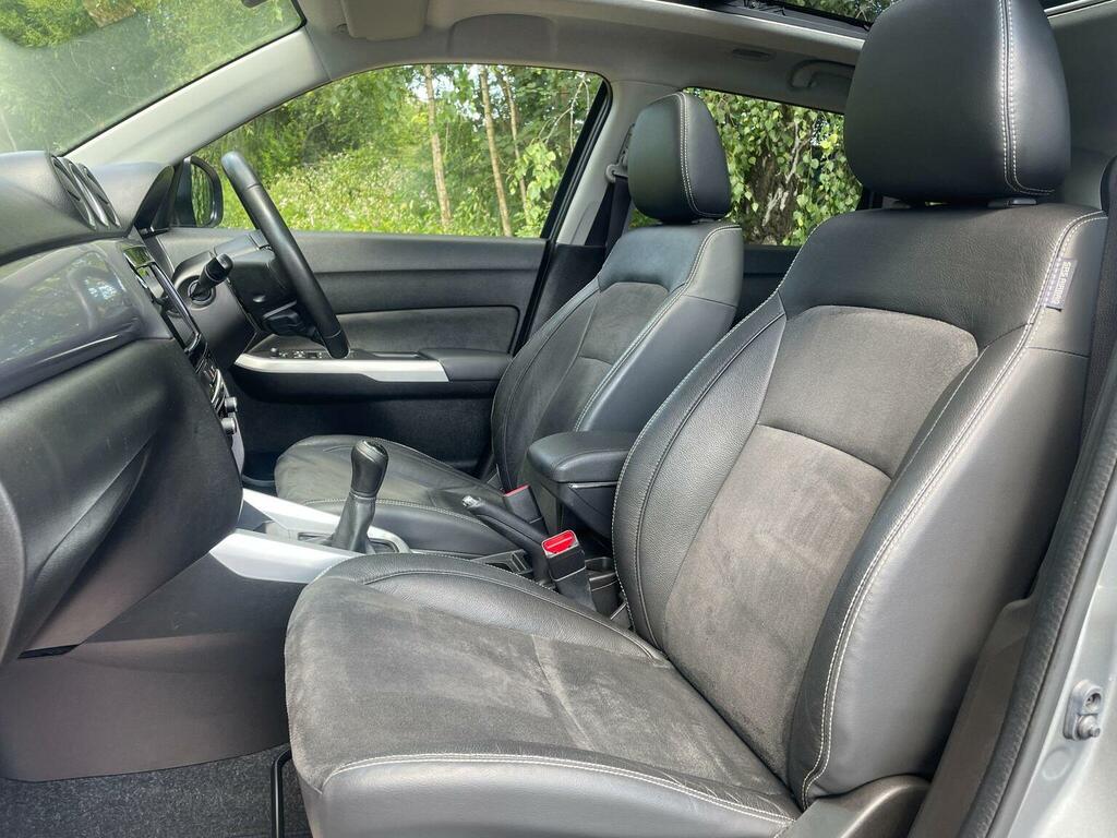 Suzuki Vitara Hatchback Red #11