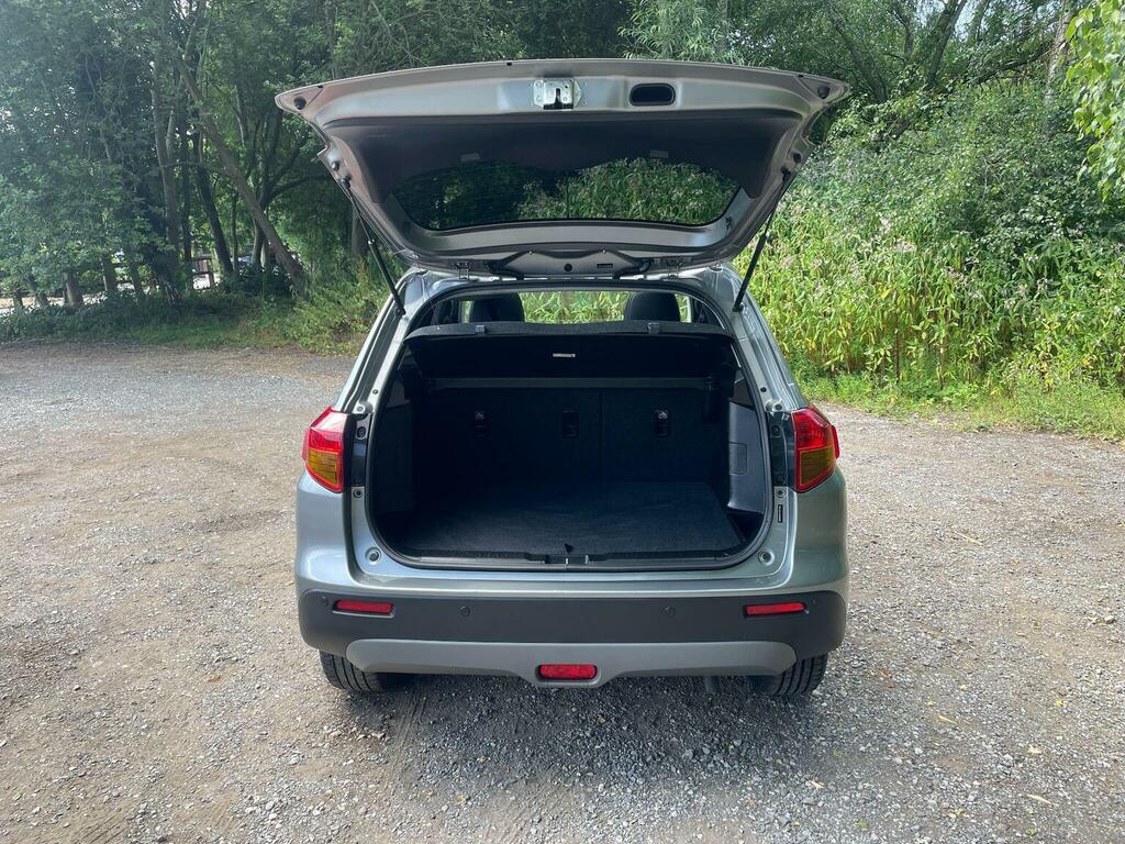 Suzuki Vitara Hatchback Red #16
