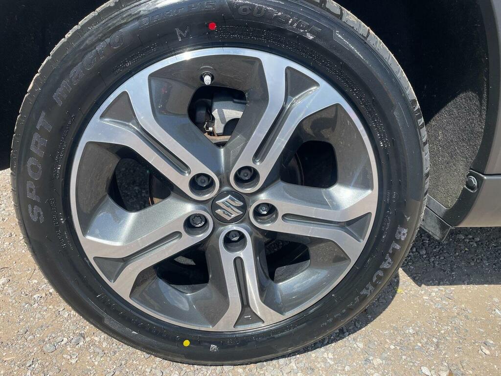 Suzuki Vitara Hatchback Red #36