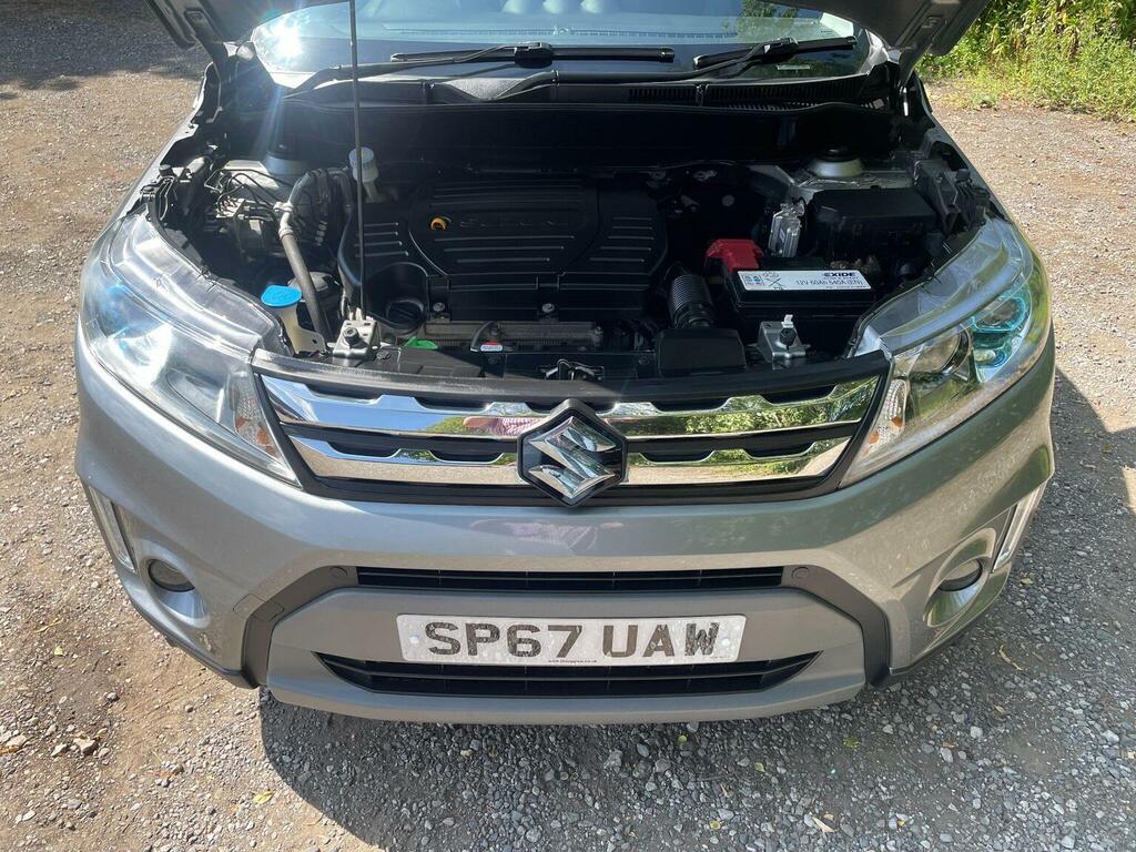 Suzuki Vitara Hatchback Red #38