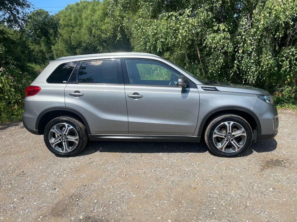 Suzuki Vitara Hatchback Red #43