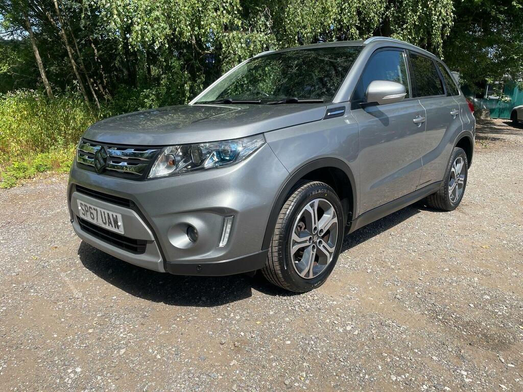 Suzuki Vitara Hatchback Red #7