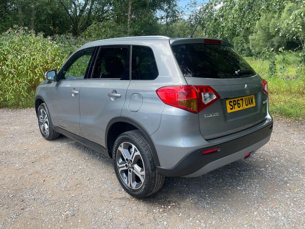 Suzuki Vitara Hatchback Red #8