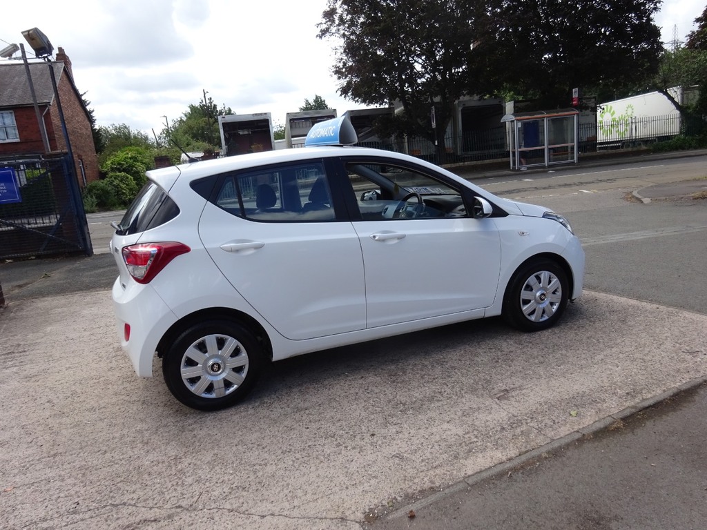 Hyundai I10 1.2 Se White #6