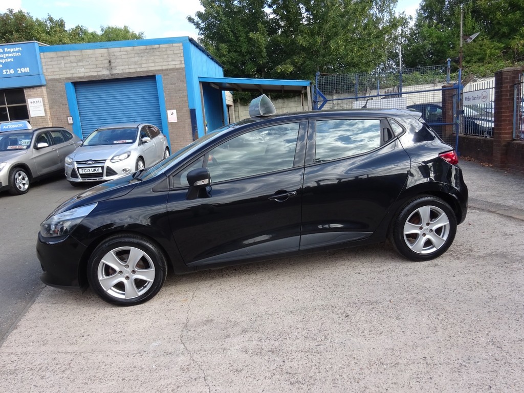 Renault Clio 1.2 16V Expression Black #4