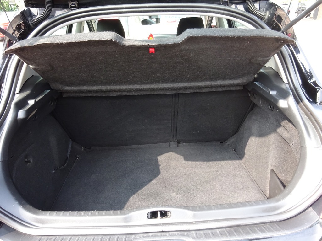 Peugeot 308 Hatchback White #15