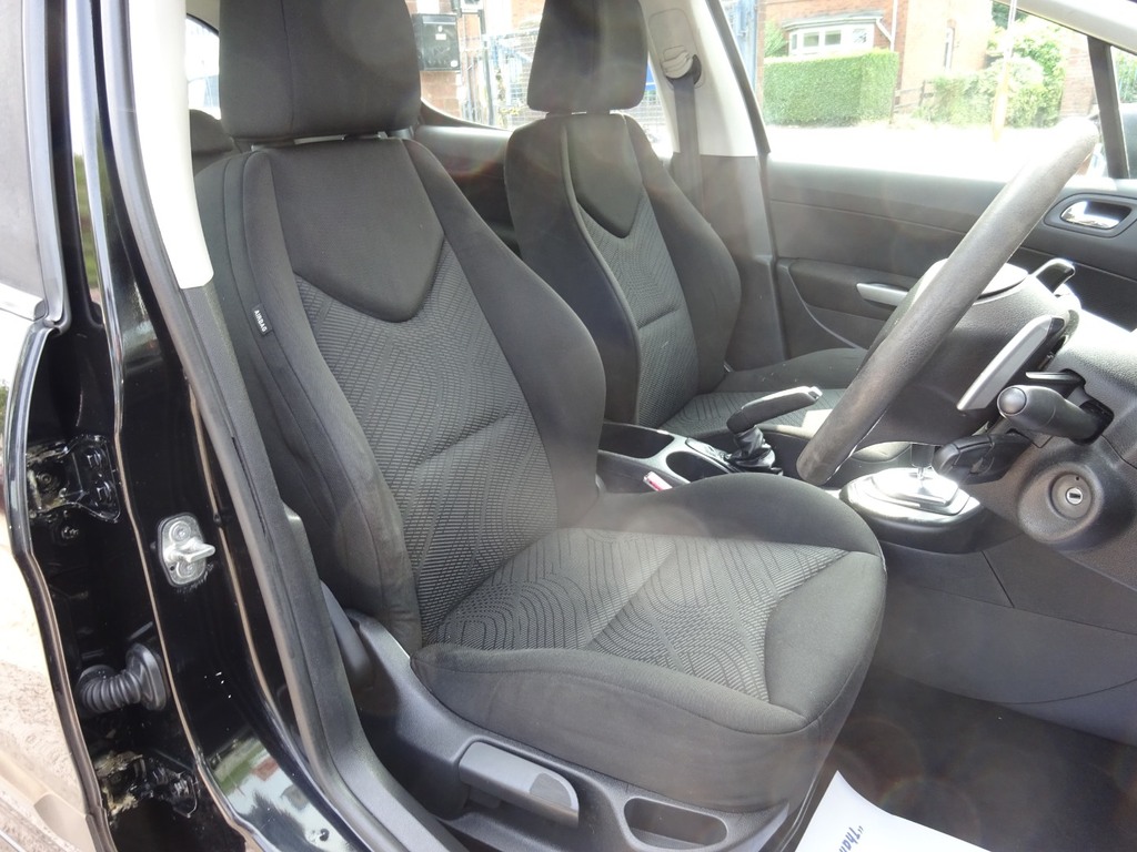 Peugeot 308 Hatchback White #10