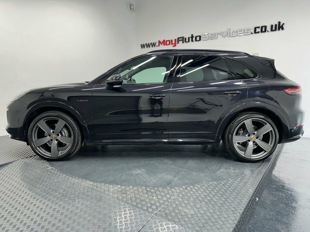 Porsche Cayenne 2022 3.0 V6 E-hybrid 17.9Kwh Platinum Edition Suv Black #4