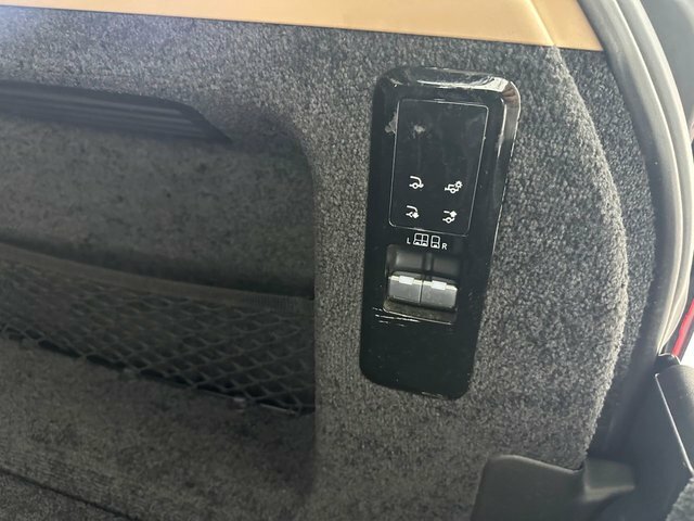 Land Rover Range Rover 3.0 D350 First Edition Black #28