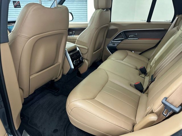 Land Rover Range Rover 3.0 D350 First Edition Black #31