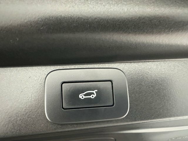 Land Rover Range Rover 3.0 D350 First Edition Black #27